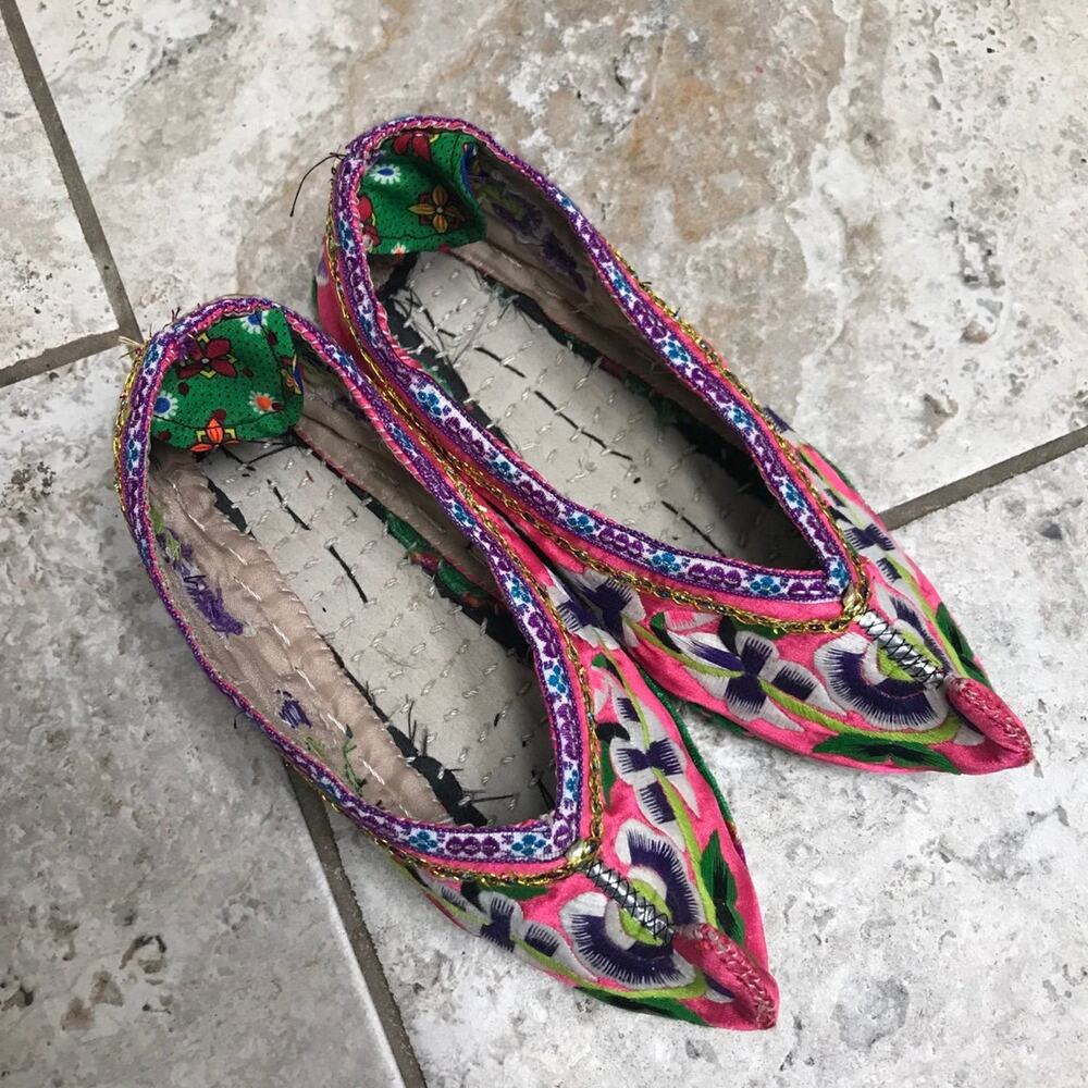 Handmade Chinese Ethnic Folk Dance Shoes